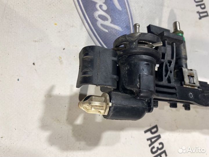 Топливная рампа Ford Fusion хэчбэк 1.4 2007