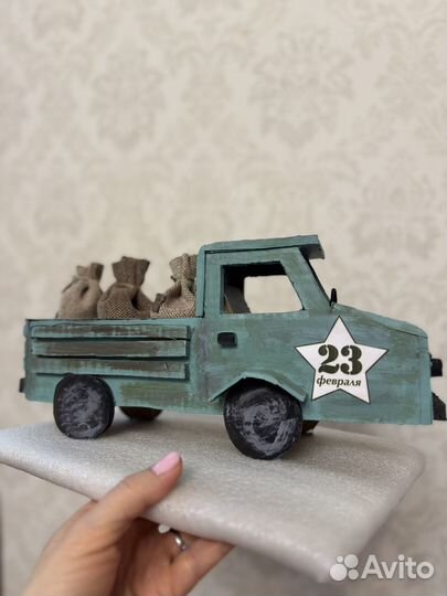 Поделка для школы на 23 февраля