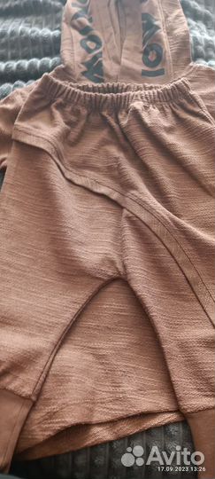 Костюм на мальчика р-р 98