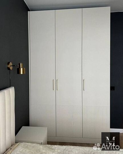 Шкаф распашной с фрезерованными фасадами