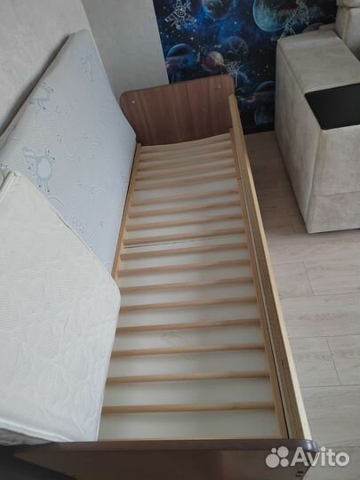 Детская кроватка с тумбочкой