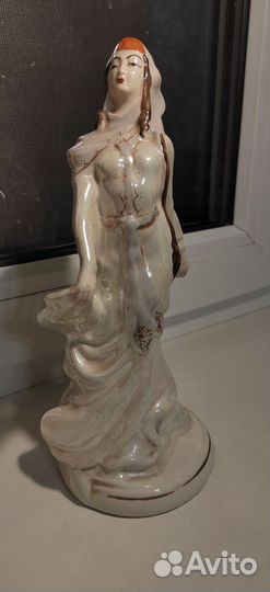 Фарфоровая статуэтка, СССР «Грузинский танец»