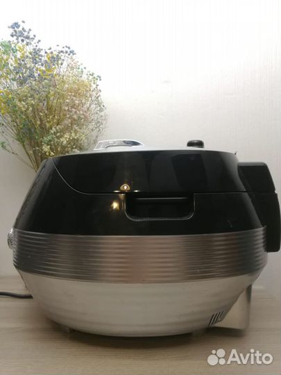 Мультиварка Bork U803