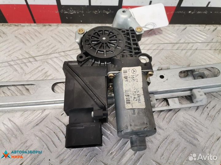 Стеклоподъемник передний правый Mercedes-Benz W168