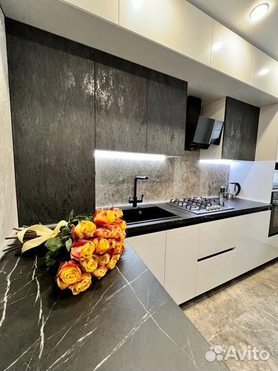 Кухня под потолок из мдф на заказ в Новосибирске