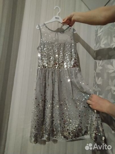 Платье с пайетками для девочки
