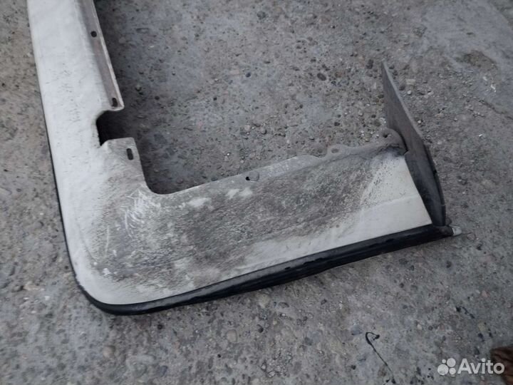 Бампер задний от Тойоты