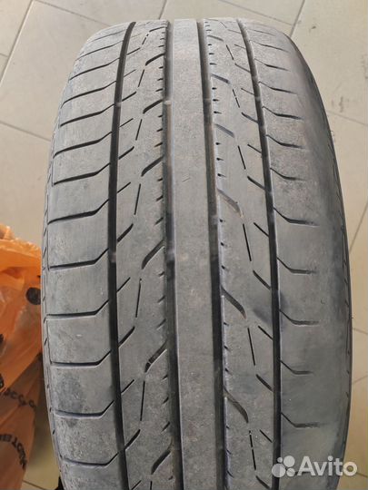 Toyo DRB 215/55 R17 V