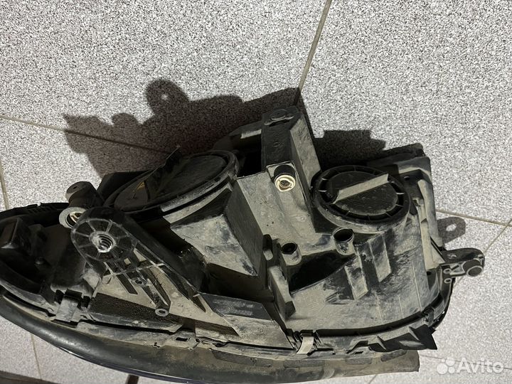 Фара правая mercedes w204