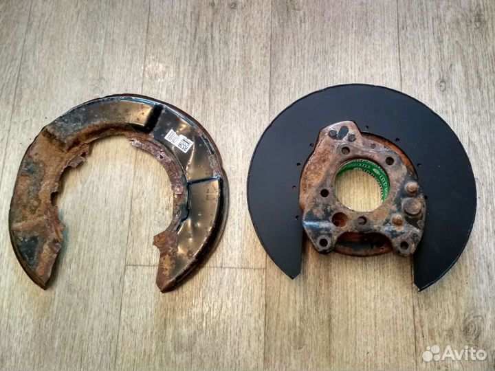 Щит опорный задний ремкомплект Toyota Camry V40