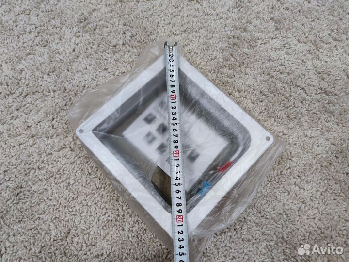 Дверца в дверь для кошек