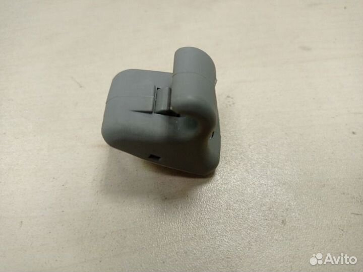 Крючок солнцезащитного козырька Kia Rio dohc - MPI