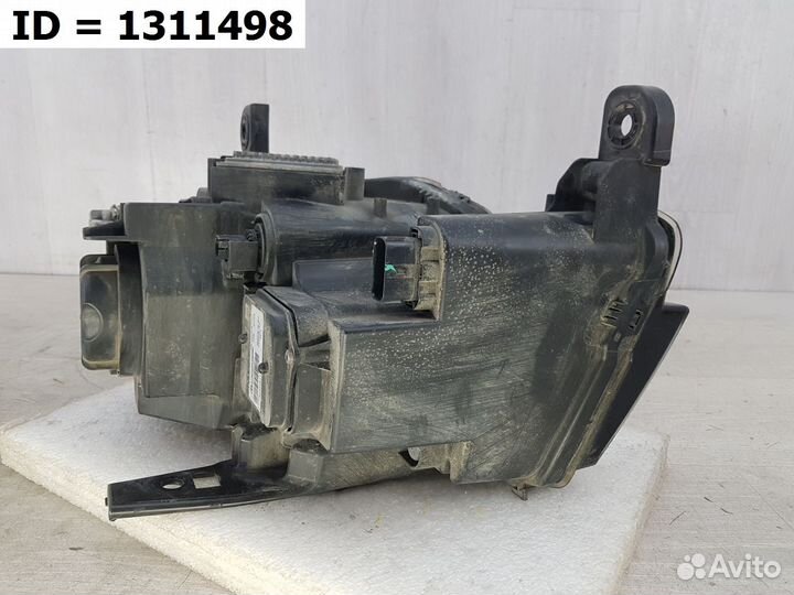 Фара правая Jeep Grand Cherokee