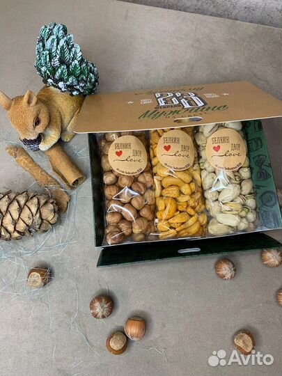 Подарочный набор орехов, сухофруктов