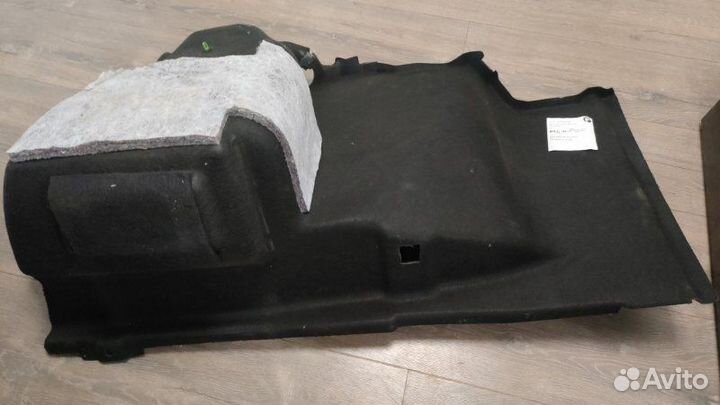 Обшивка багажника правая Bmw 650I E63 N62N 4.8