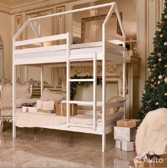 Детская кровать из массива в наличии