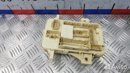 Блок предохранителей KIA CEE'D 1 (1KK13M101)