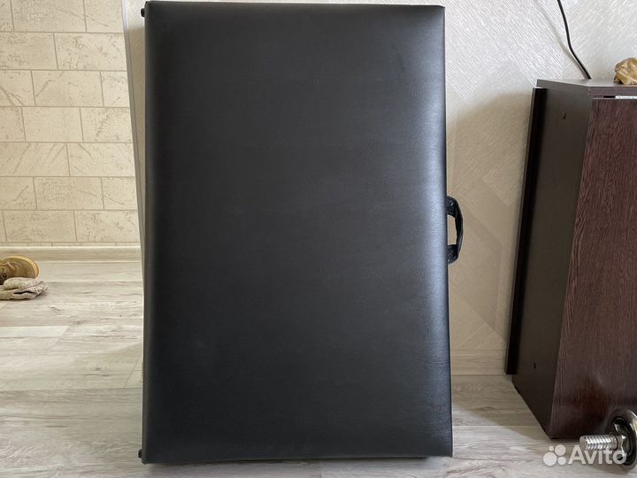 Массажный стол