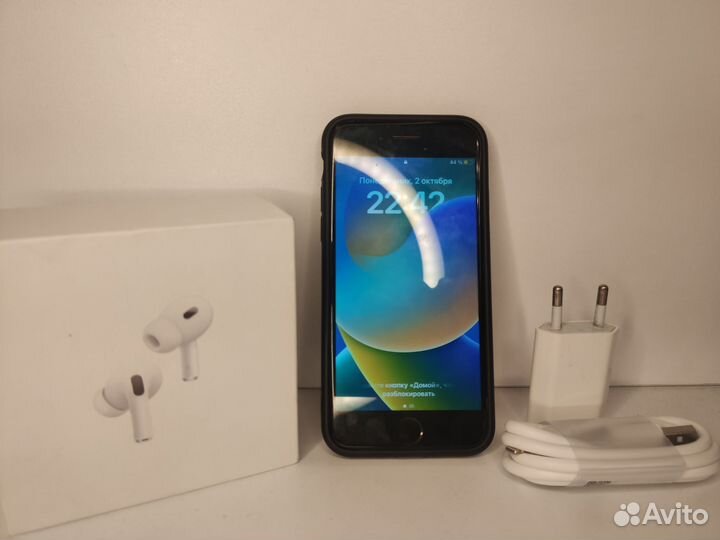 Телефон iPhone 8