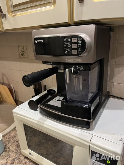 Кофеварка рожковая vitek VT-1517 BN