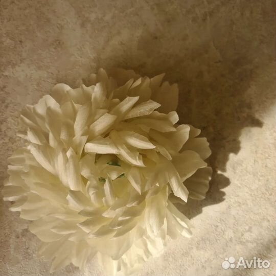 Брошь-цветок.Можно использовать как чокер