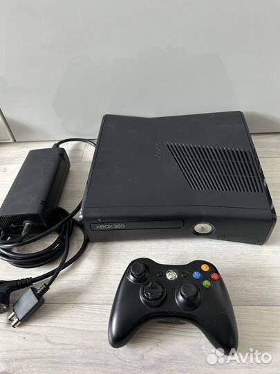 Xbox 360 S прошитый freeboot + 50 игр