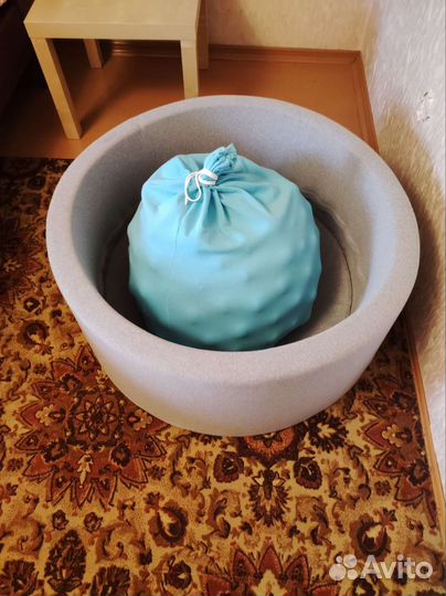 Детский сухой бассейн с шариками