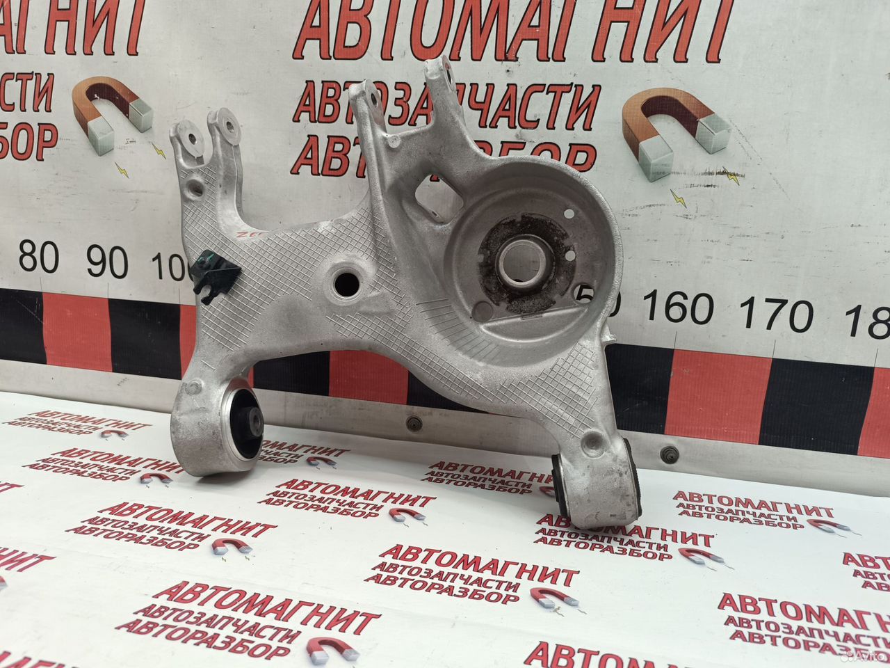 Рычаг задний поперечный правый Zeekr 001