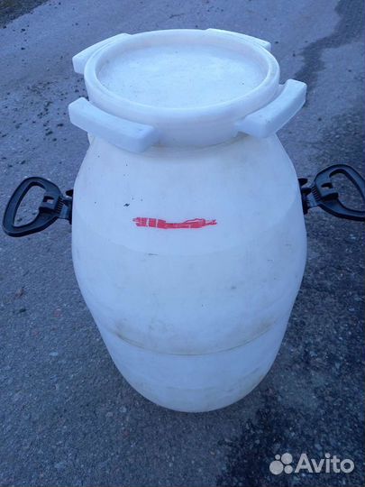 Бочка пластиковая 51 литр, с крышкой и ручками. 10