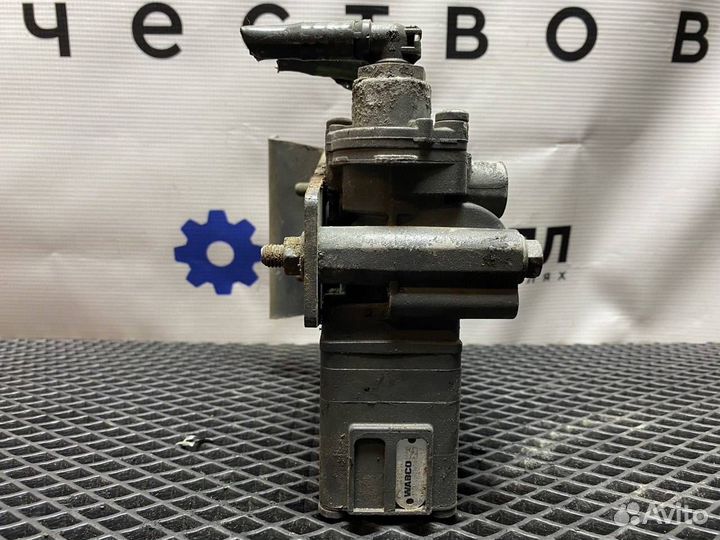 Кран уровня пола DAF 106 1888014