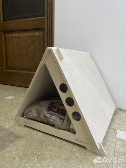 Домик для кошки деревянный