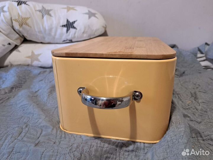 Хлебница металлическая