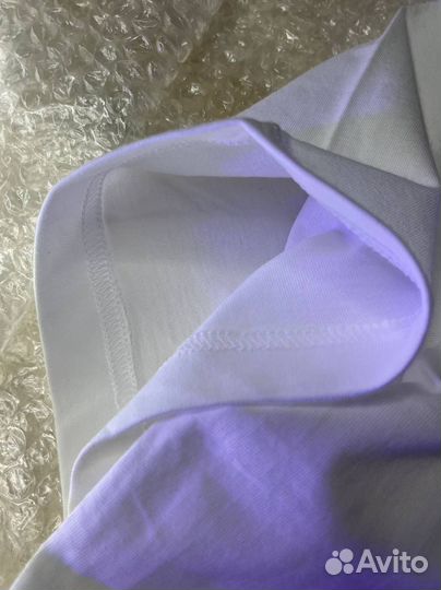 Белая футболка