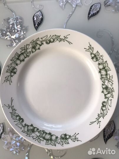 Тарелки новые