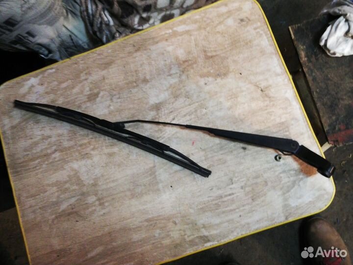 Дворник стеклоочиститель дверь багажника Nadia