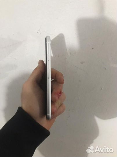 iPhone SE (2020), 128 ГБ