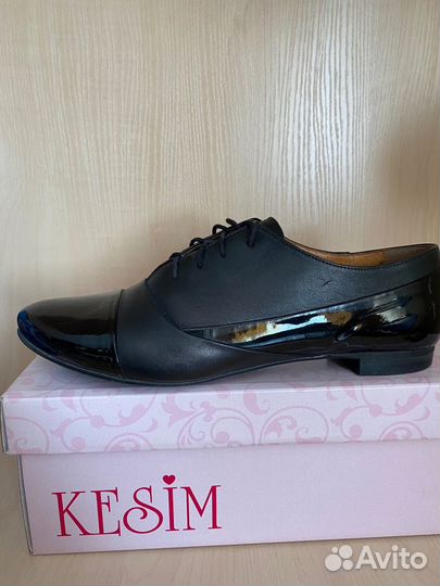 Туфли на шнурках Женские Кожаные 39 размер