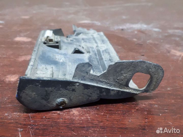 Нижний правый молдинг ауди а4 б5