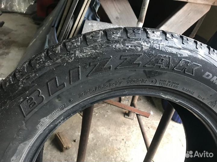 Bridgestone Blizzak DM-V1 225/65 R17 102R