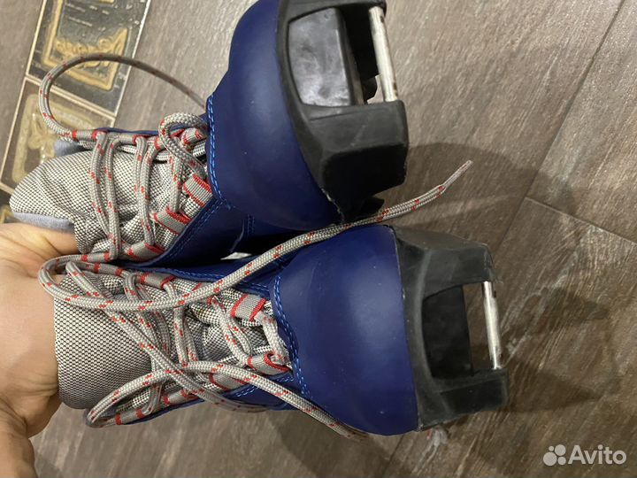 Лыжные ботинки