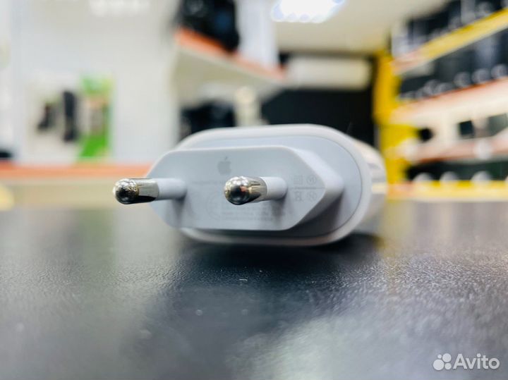 Адаптер питания Apple USB-C / 20W / Оригинал