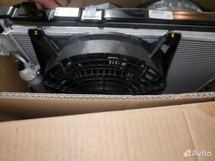 Радиаторы в сборе с вентилятором и шлангами