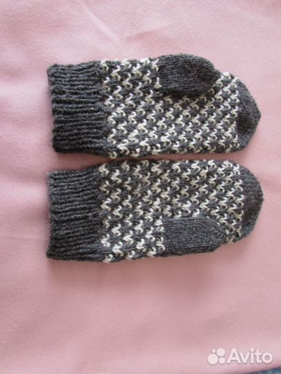 Варежки женские с жаккардовым узором