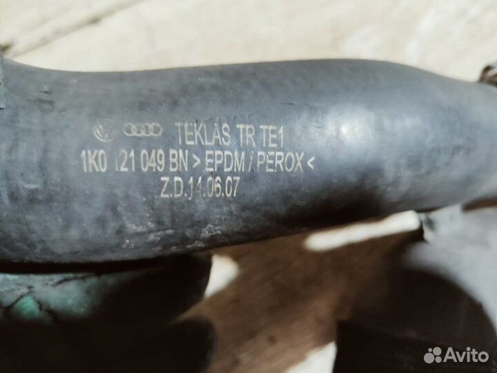 Трубопровод системы охлаждения Volkswagen Golf 5