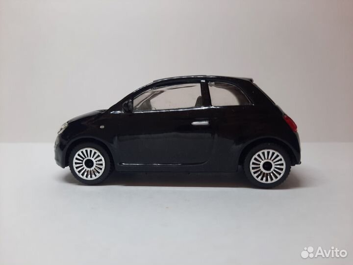 Модель Fiat 500 коллекционная машинка