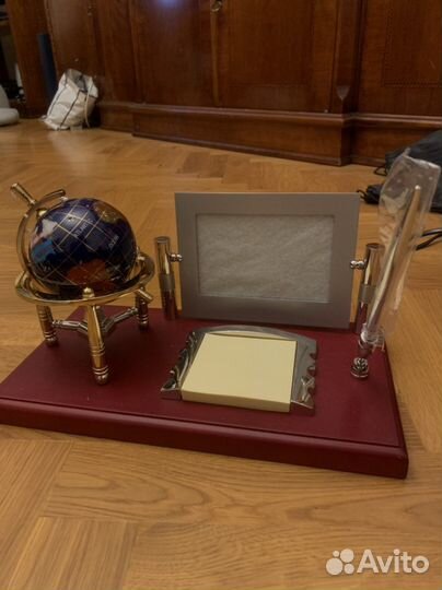 Подставка настольная для рабочего стола или офиса