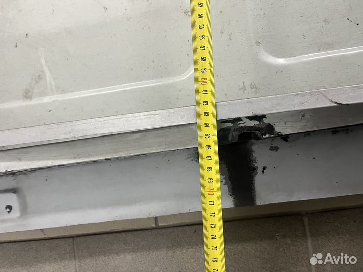 Люк от автобуса для охоты на автомобиле