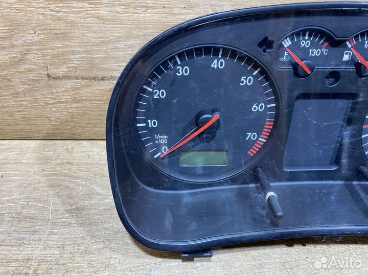 Панель приборов Volkswagen Golf 4 бензин 112286