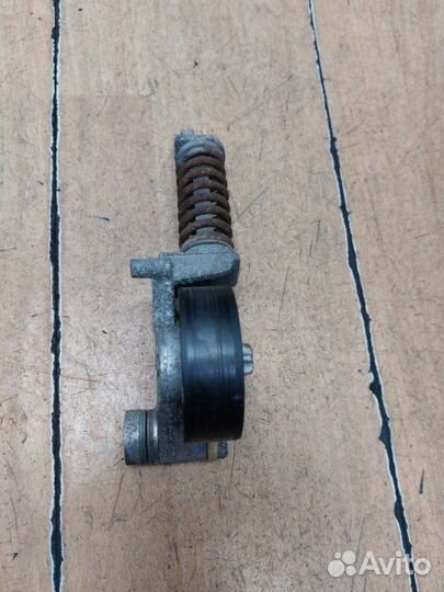 Натяжной ролик приводного ремня Opel Corsa B X10XE