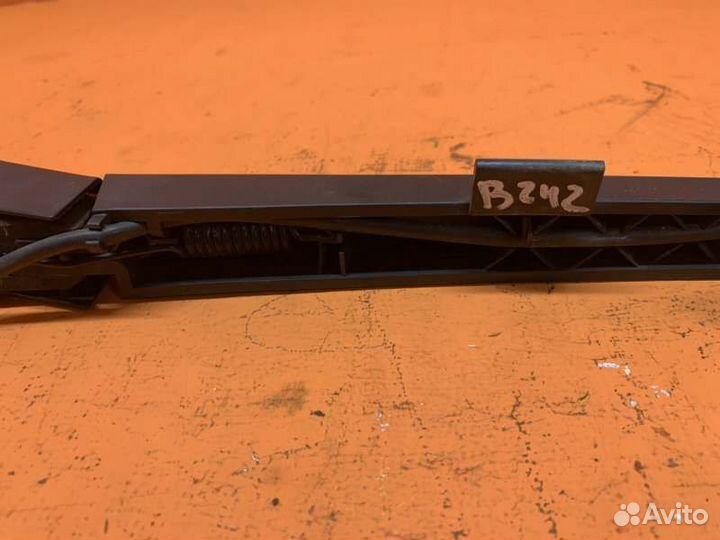 Поводок стеклоочистителя задний Chevrolet Tahoe